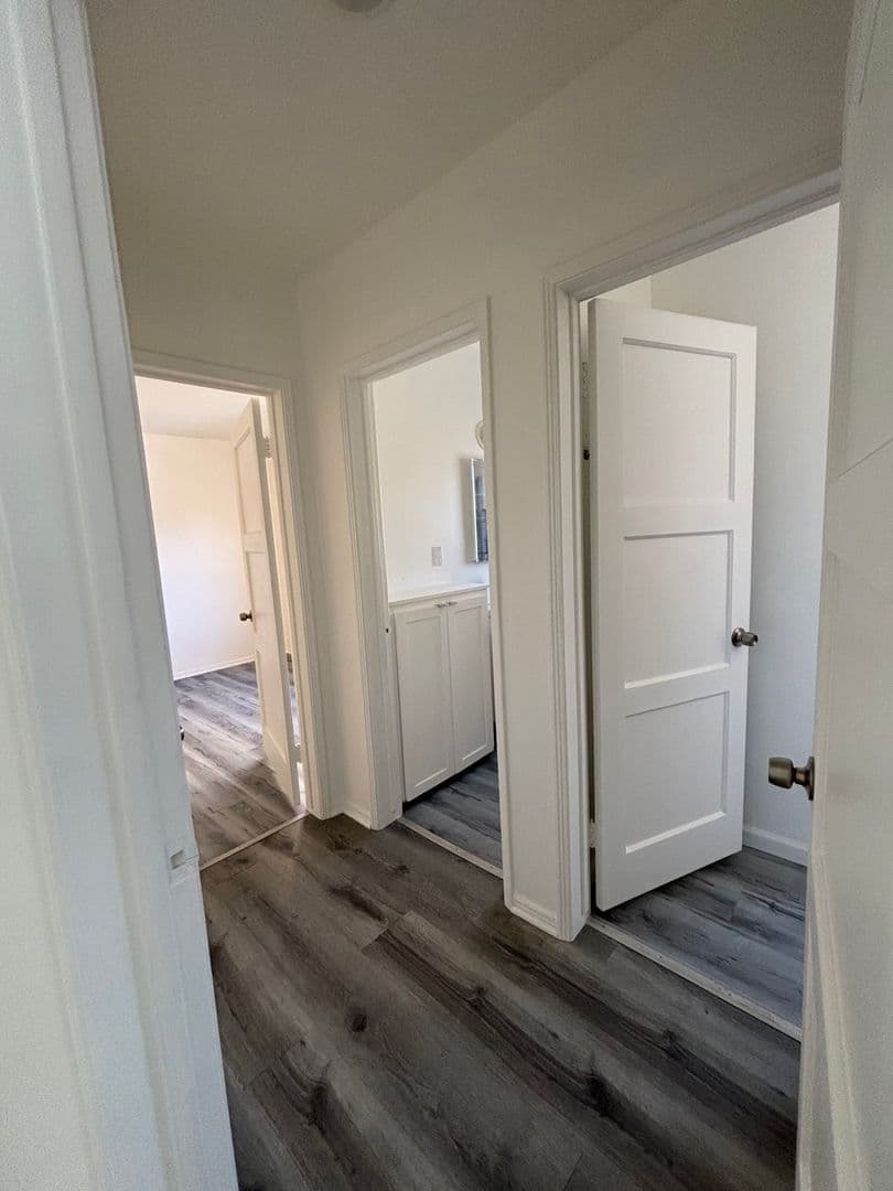 Los Angeles Apartment: 330 - 360 S. Mariposa Ave.