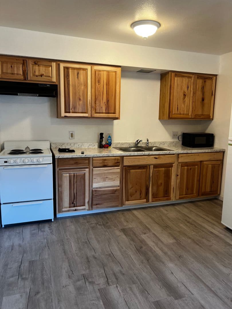 Sonora Apartment: 172 Columbia Way