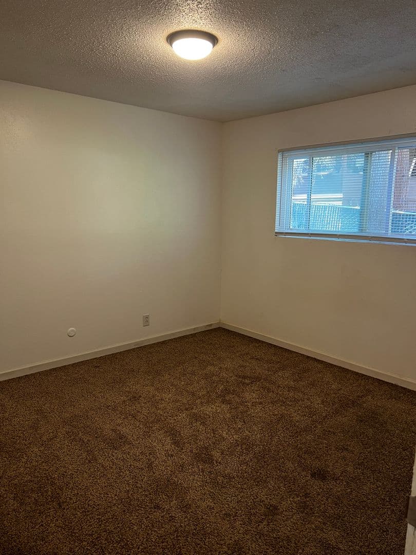 Sonora Apartment: 172 Columbia Way