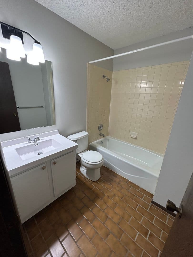 Lincoln Apartment: 2936 N. 52nd Street