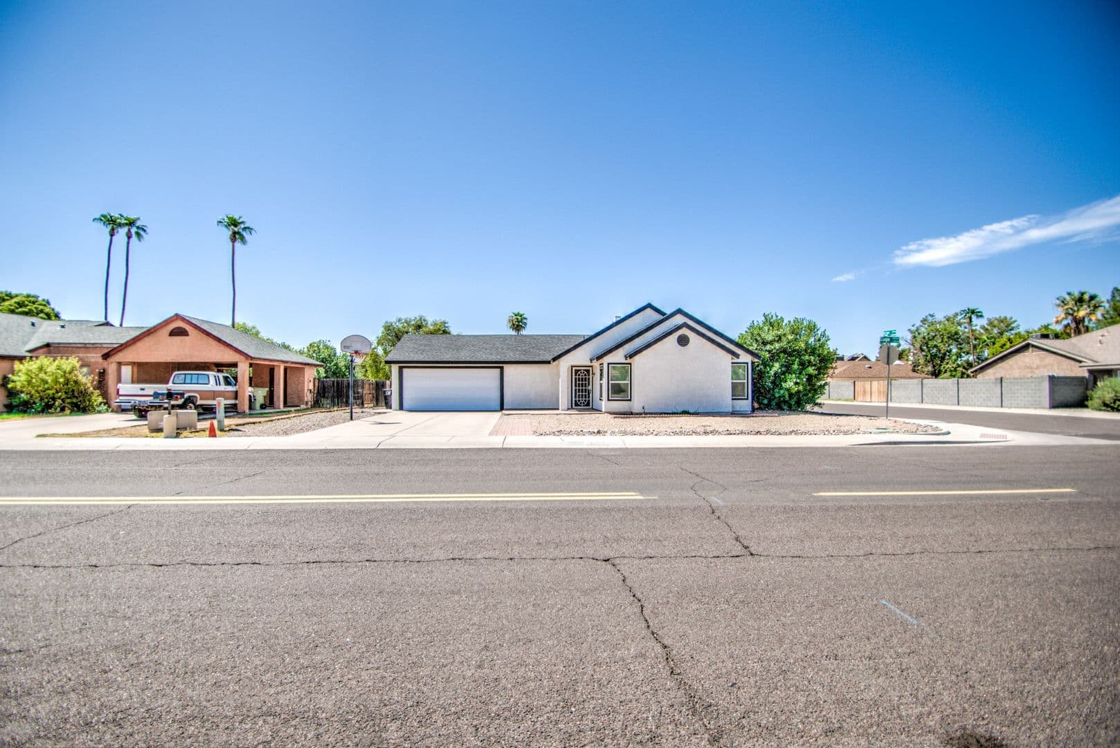Glendale House: 5321 W Eugie Ave