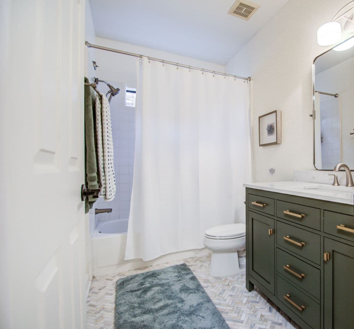 Scottsdale Townhome: 5640 E Bell Rd 1010