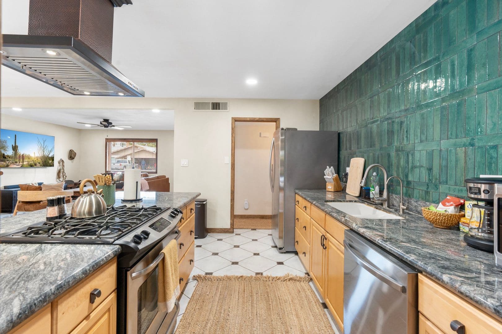 Tempe House: 9 E. Del Rio Drive