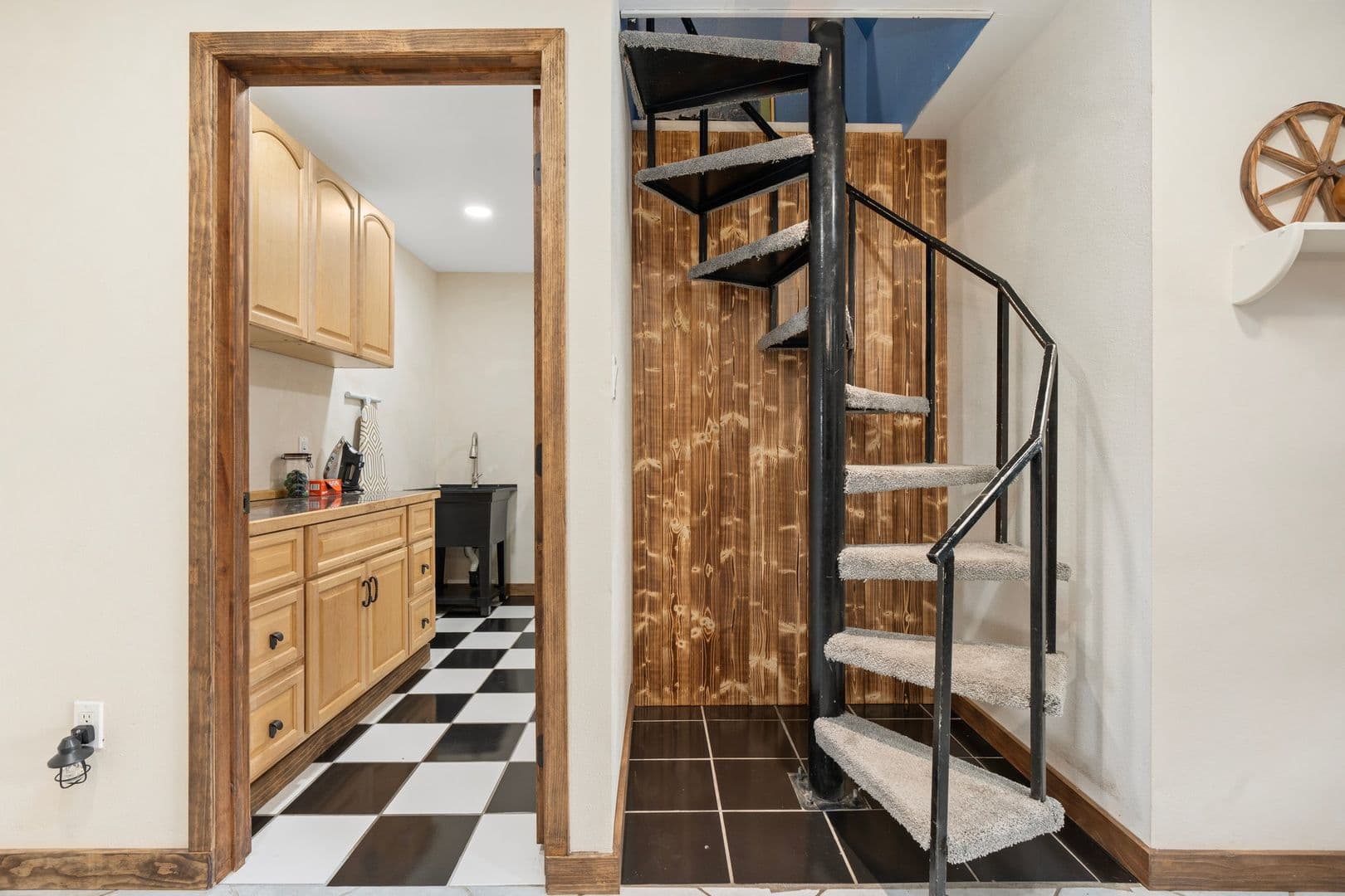 Tempe House: 9 E. Del Rio Drive