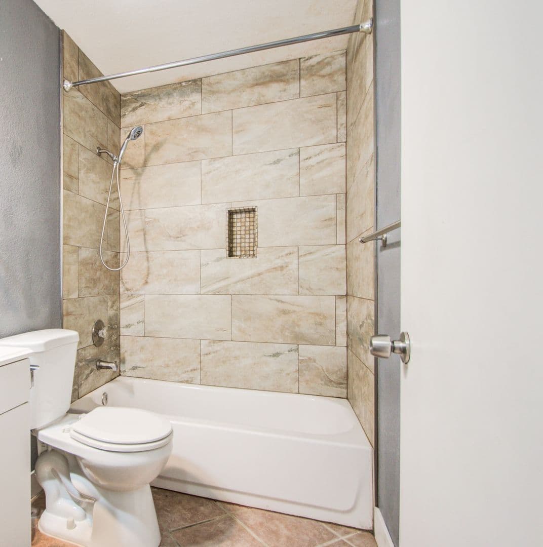 Glendale House: 5321 W Eugie Ave