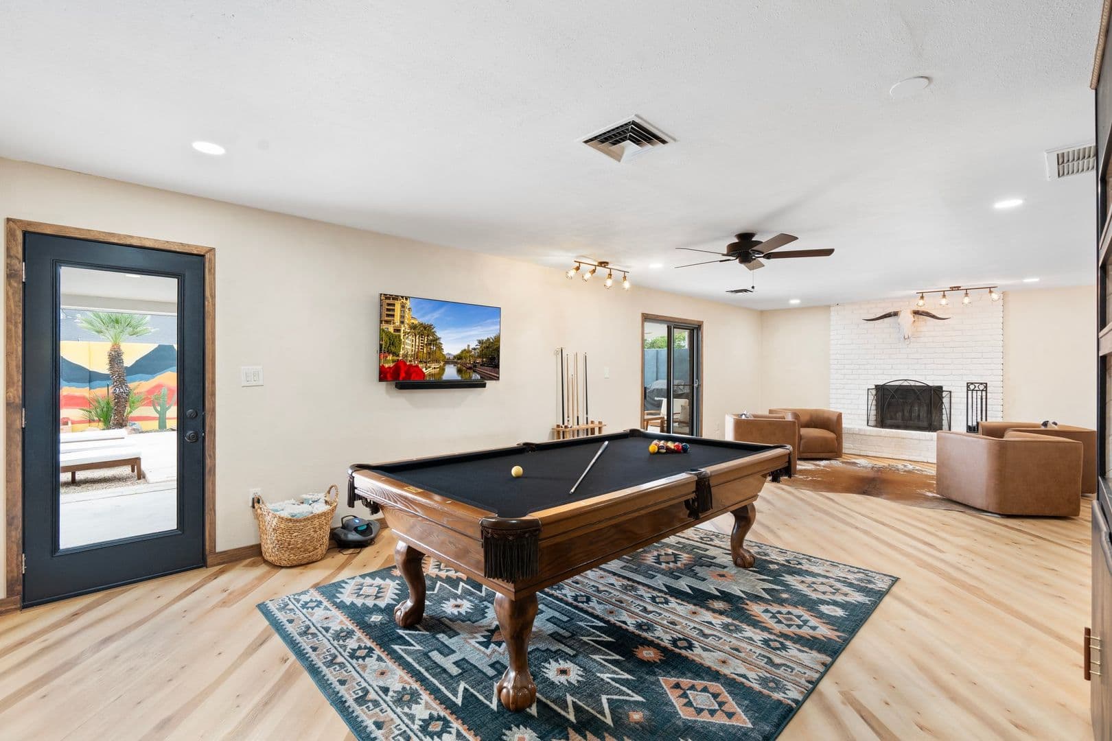 Tempe House: 9 E. Del Rio Drive