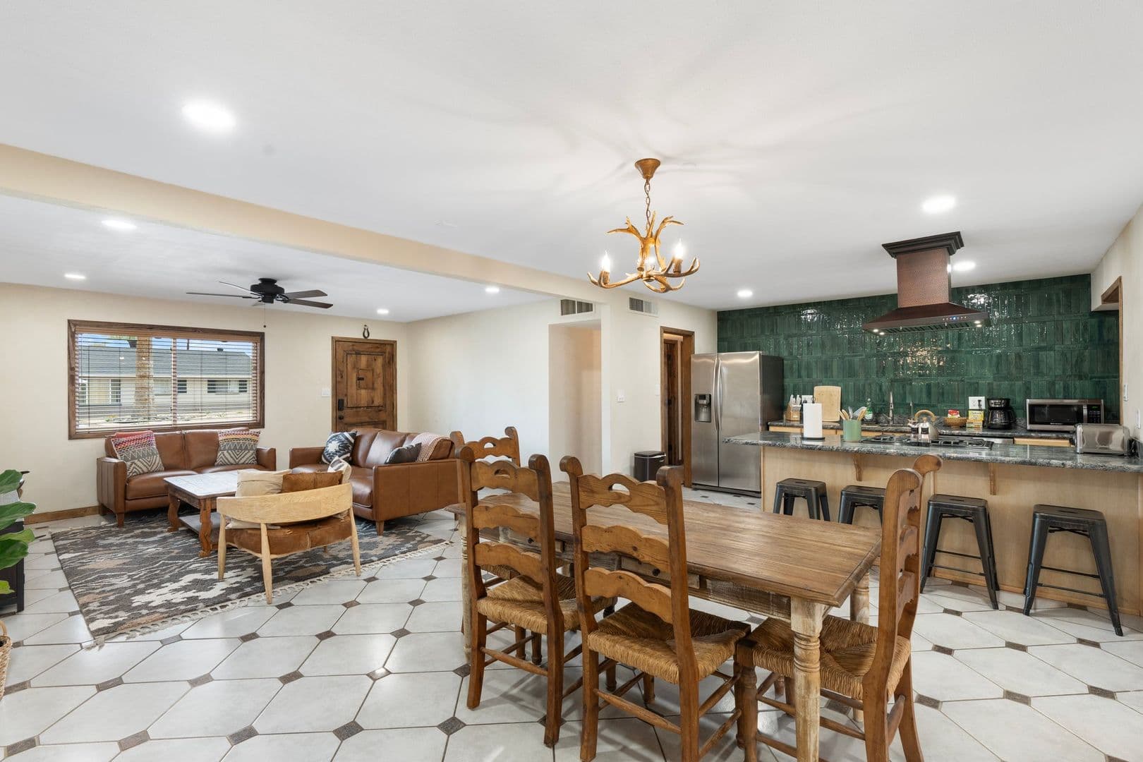 Tempe House: 9 E. Del Rio Drive