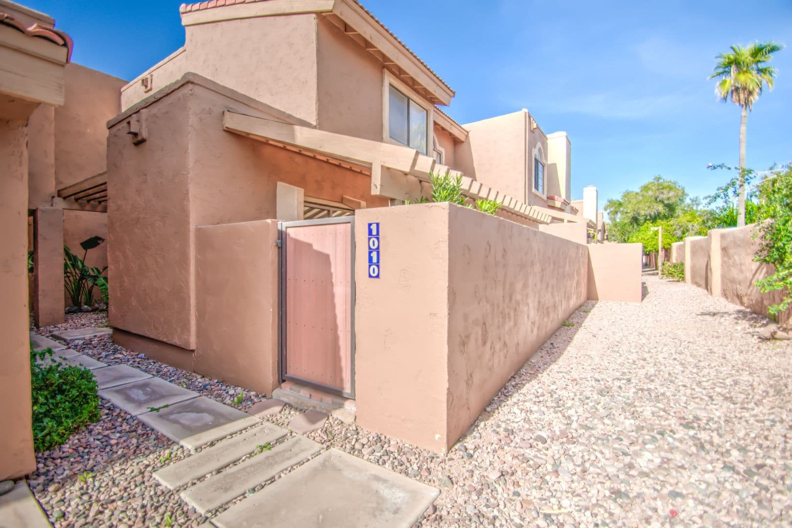 Scottsdale Townhome: 5640 E Bell Rd 1010