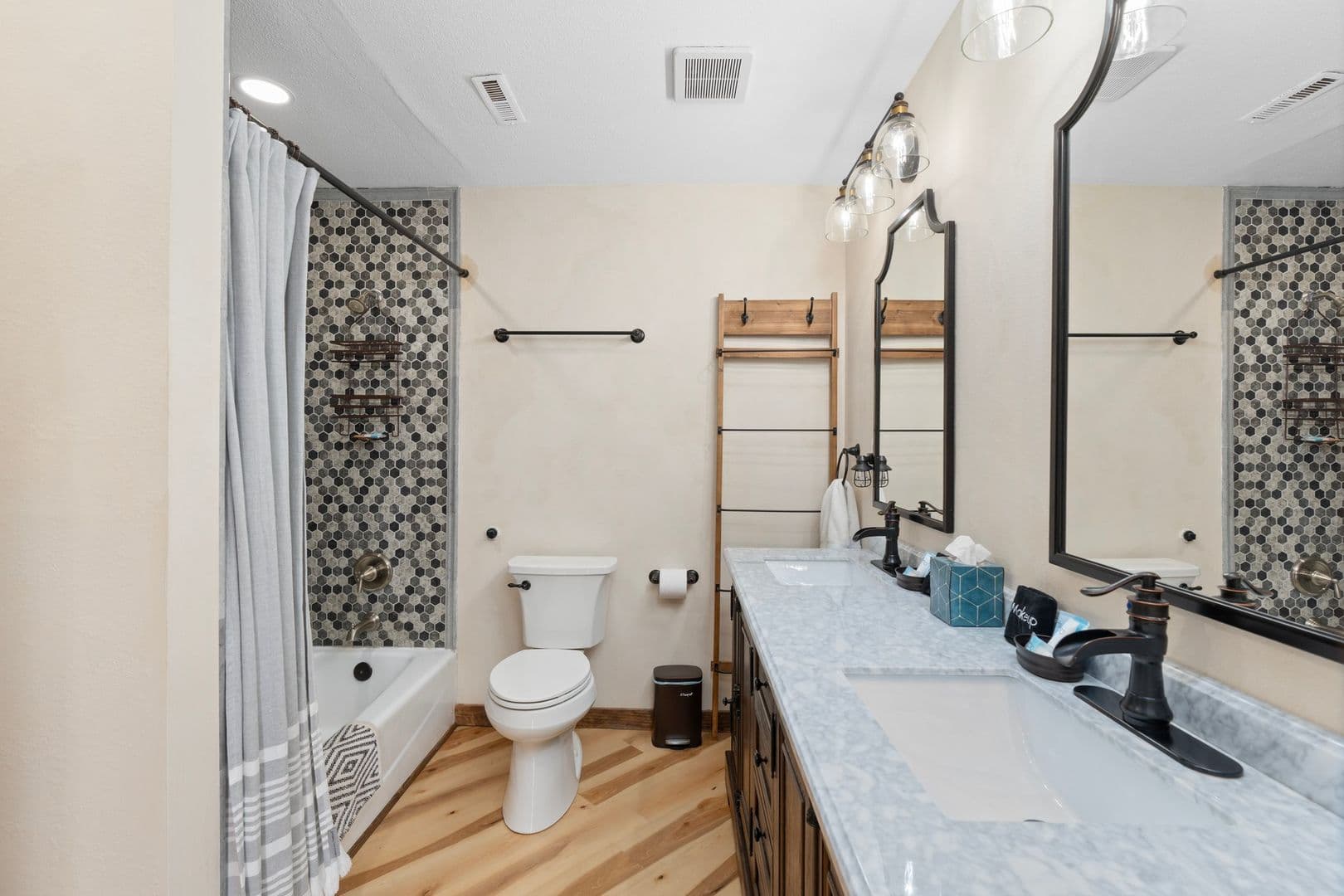 Tempe House: 9 E. Del Rio Drive