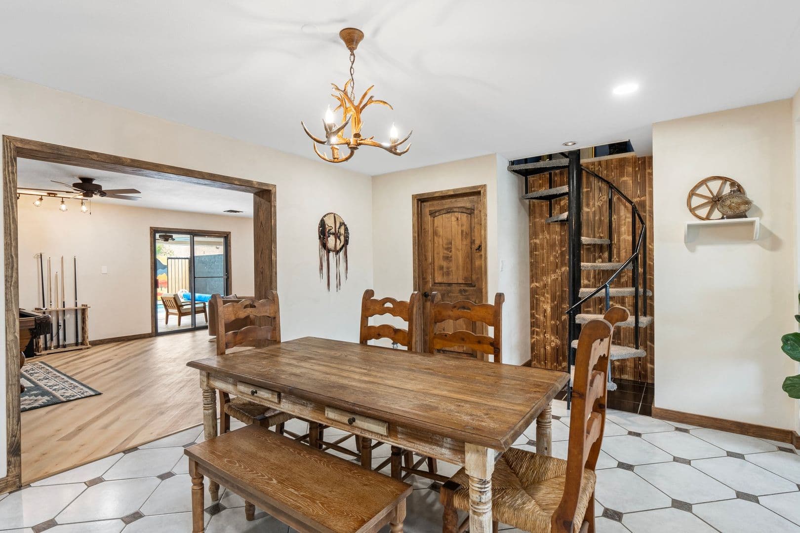 Tempe House: 9 E. Del Rio Drive