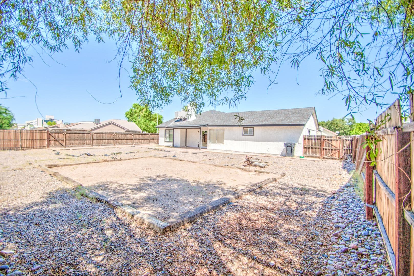 Glendale House: 5321 W Eugie Ave