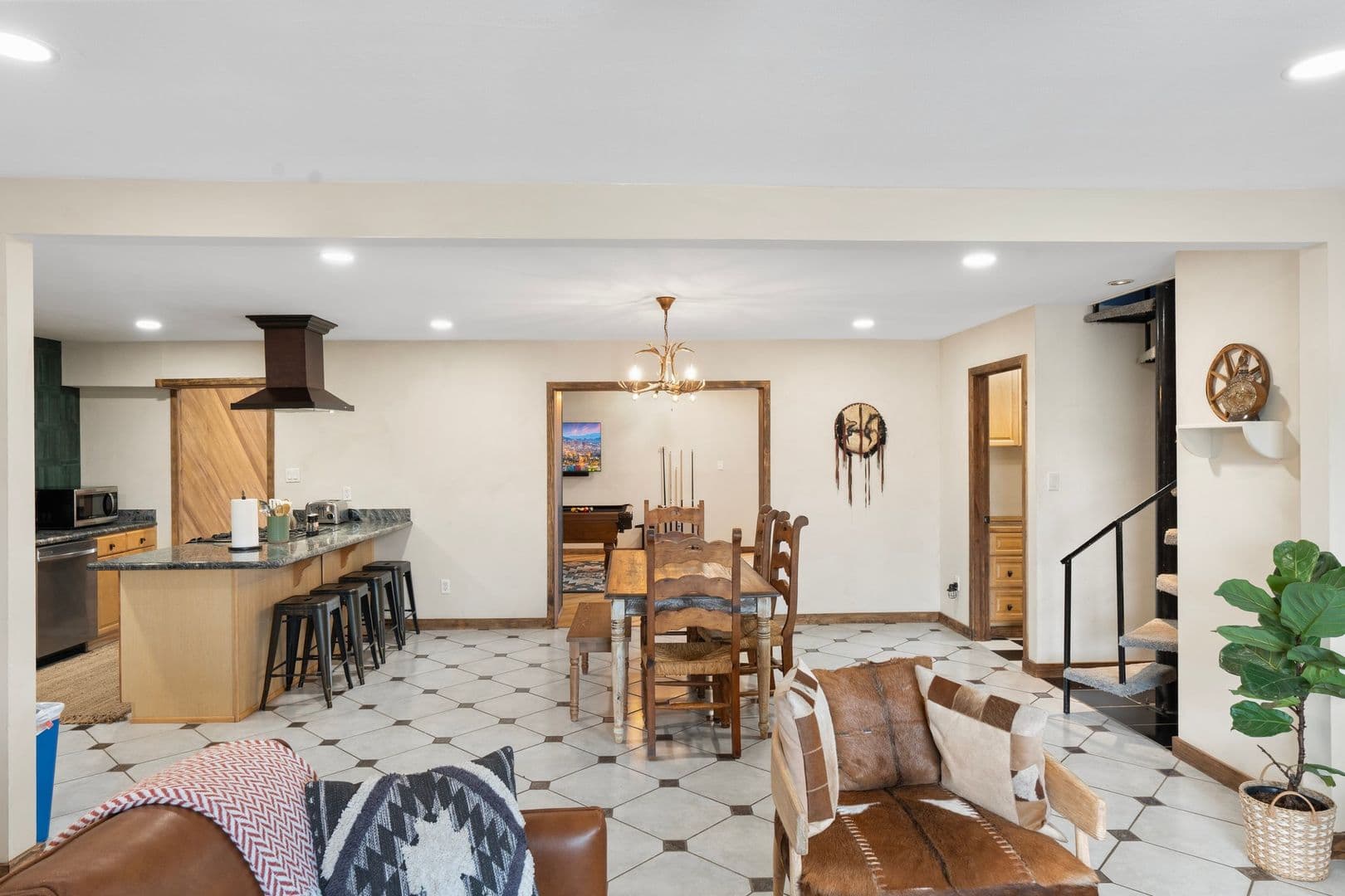 Tempe House: 9 E. Del Rio Drive