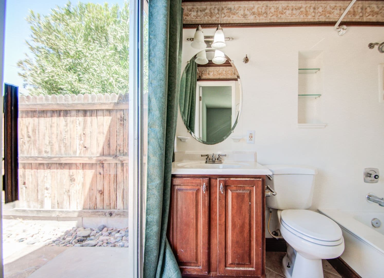Glendale House: 5321 W Eugie Ave