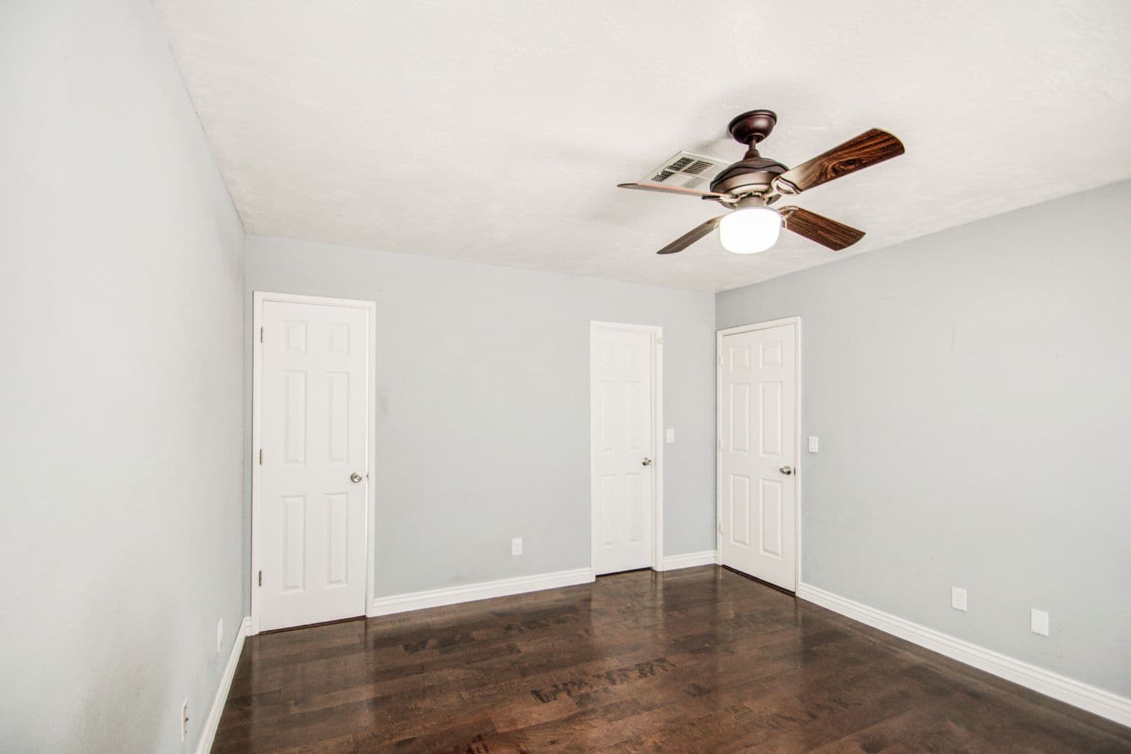 Glendale House: 5321 W Eugie Ave