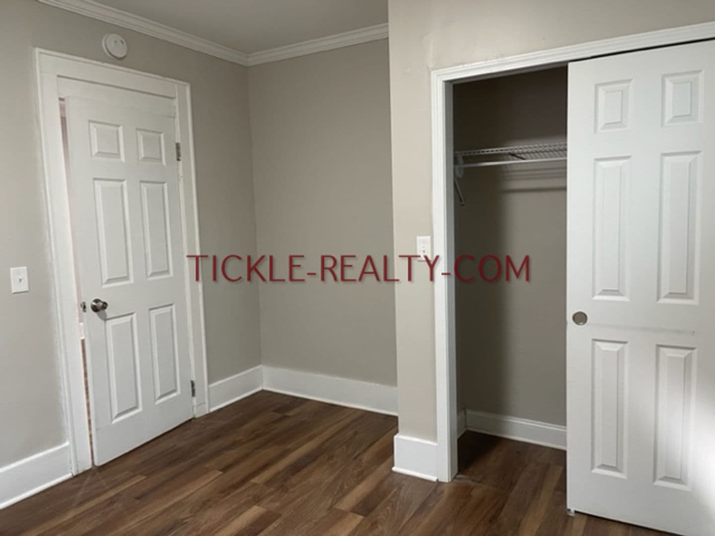 Rochester Apartment: 962 Monroe Avenue