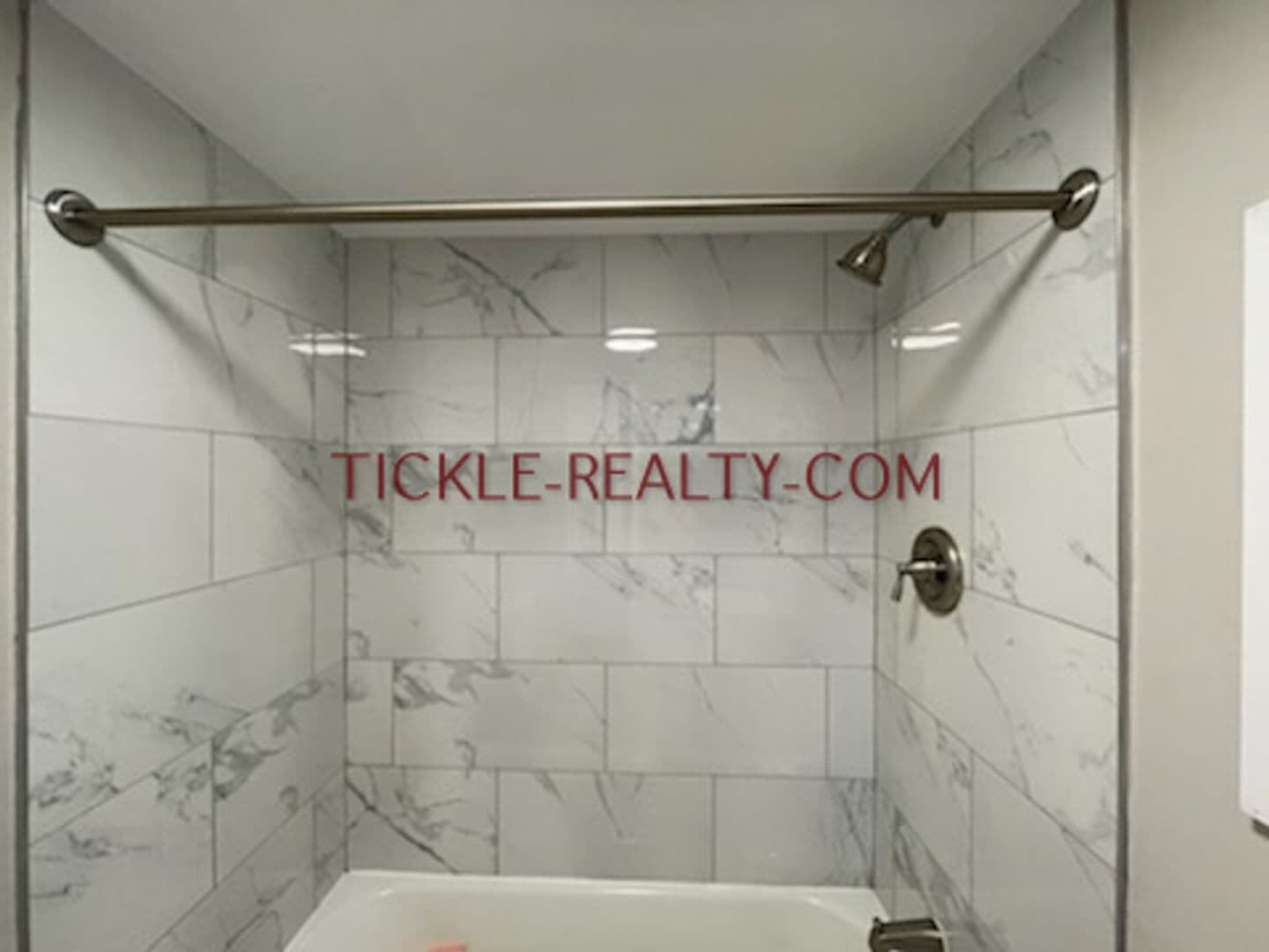 Rochester Apartment: 962 Monroe Avenue