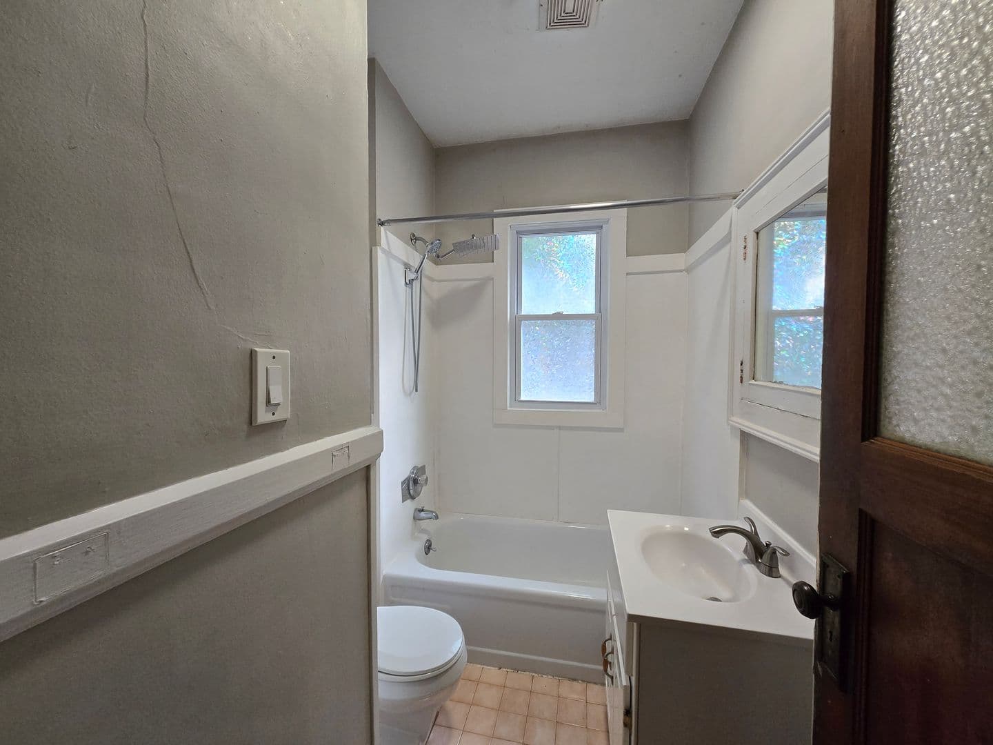 Rochester Apartment: 42 Berkshire Street