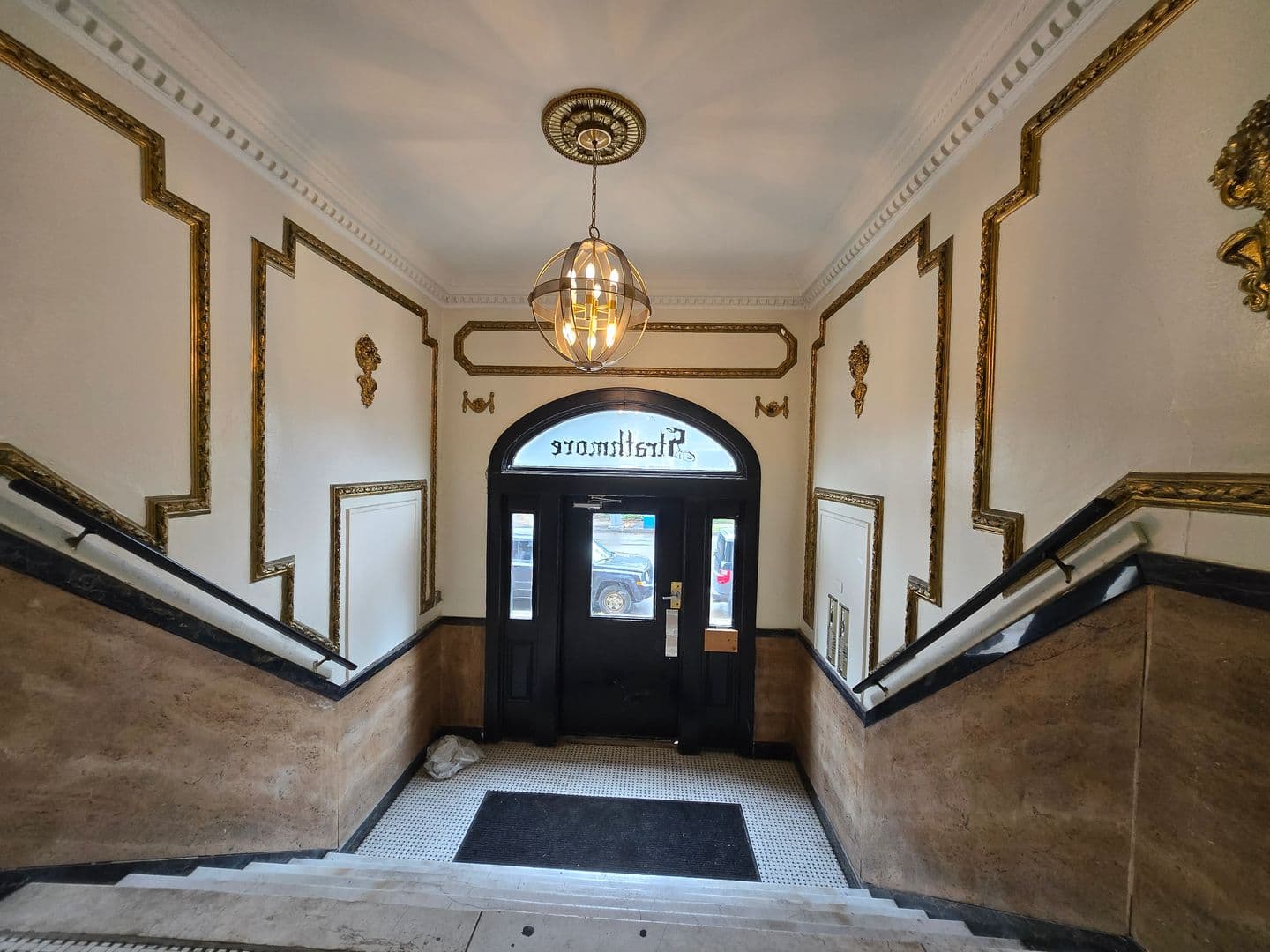 Rochester Apartment: 970 Monroe Avenue