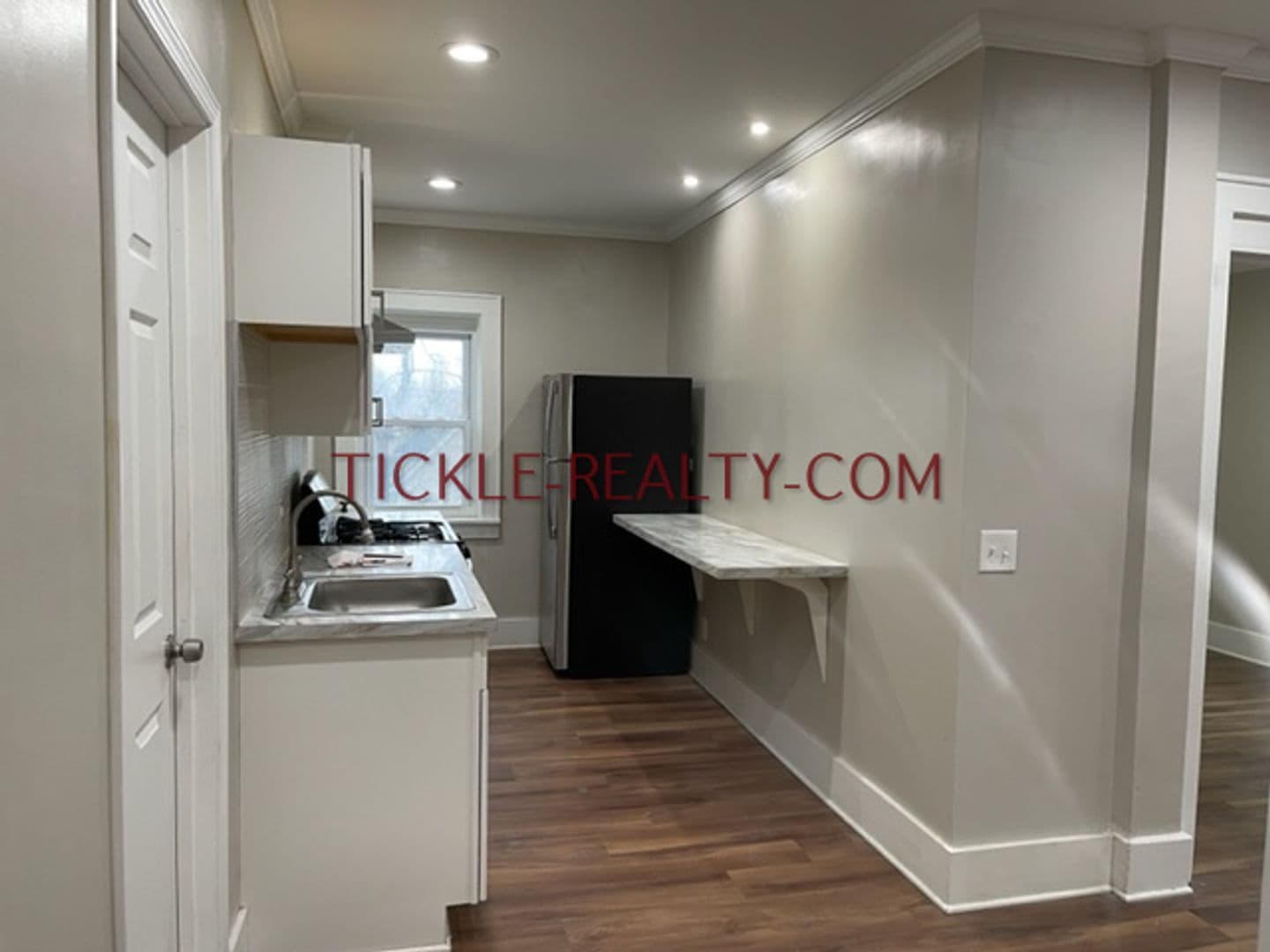 Rochester Apartment: 962 Monroe Avenue