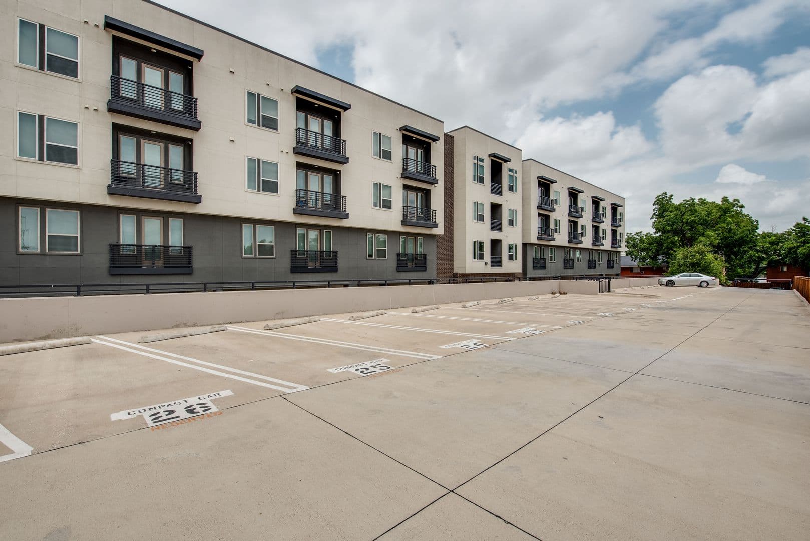 Dallas Apartment: 1500 N. Haskell Ave