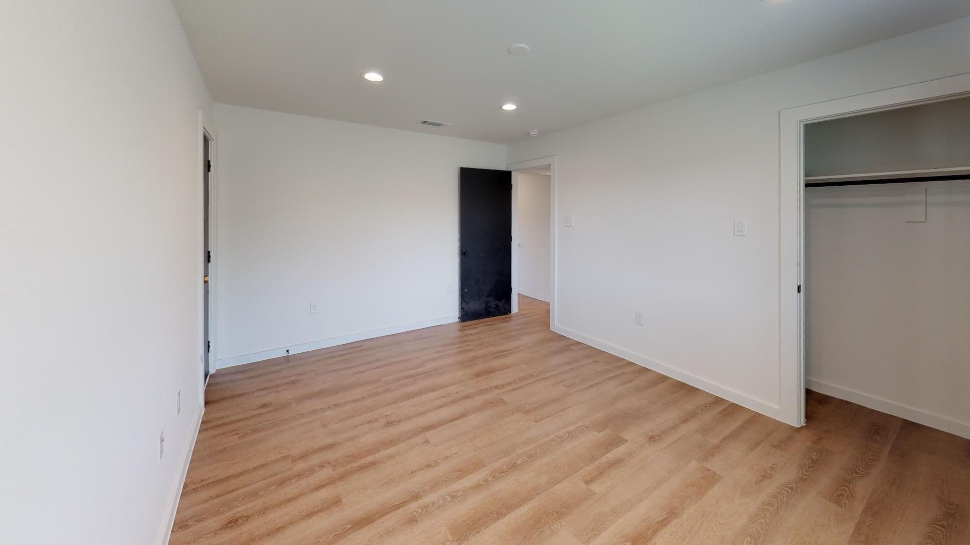 Dallas Apartment: 5103 Liveoak Street