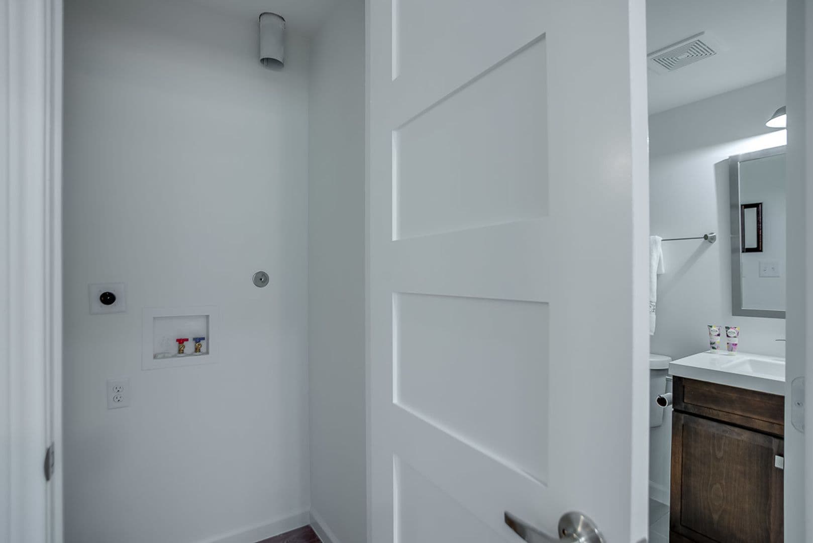Dallas Apartment: 1809 Bennett Ave