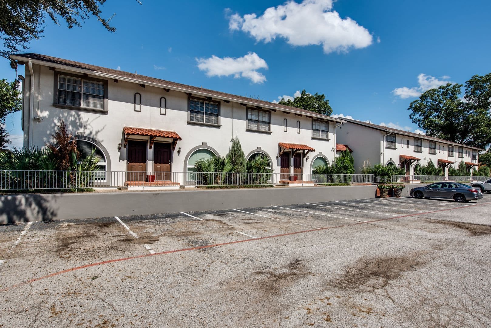 Dallas Apartment: 4214 Rawlins Street