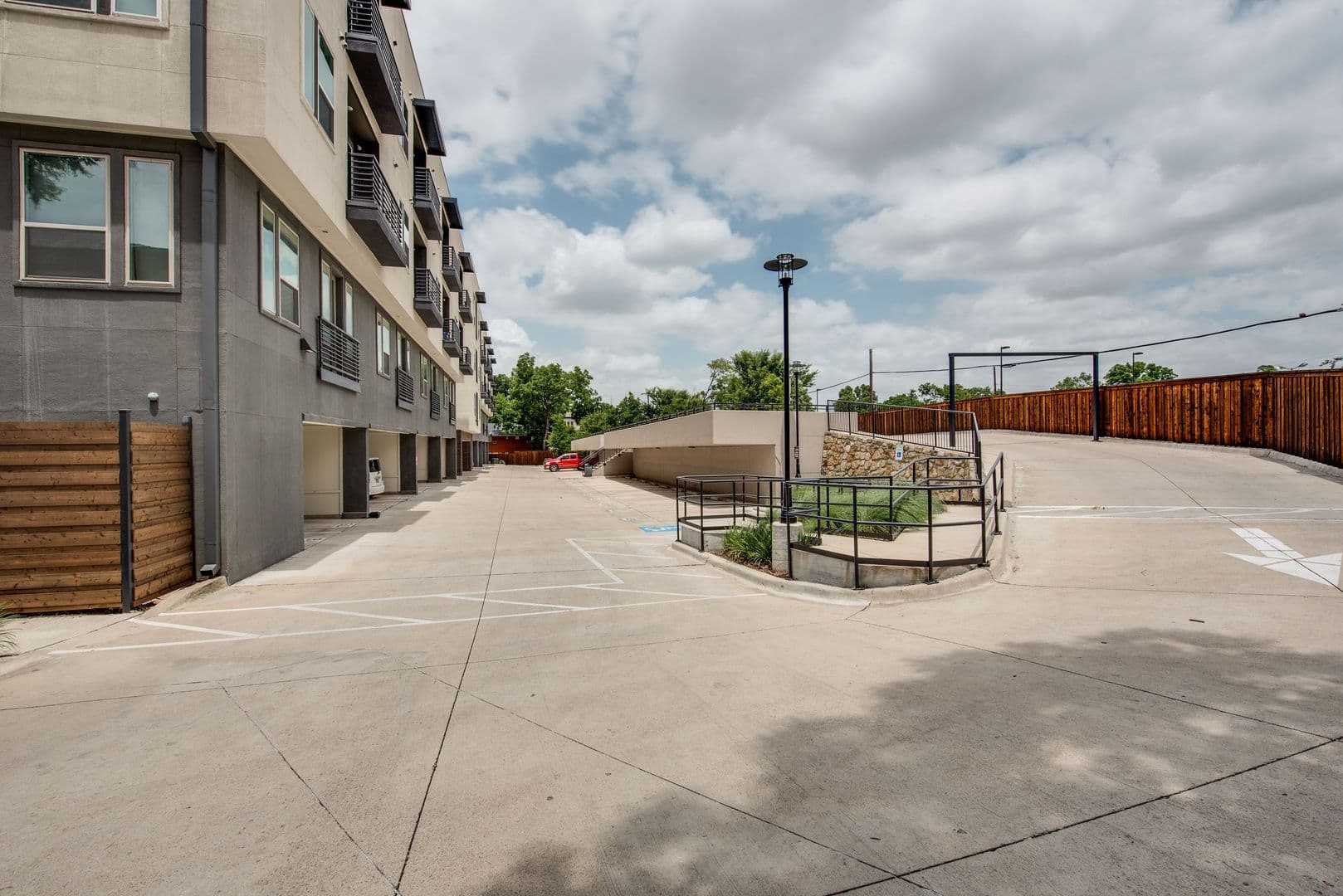 Dallas Apartment: 1500 N. Haskell Ave