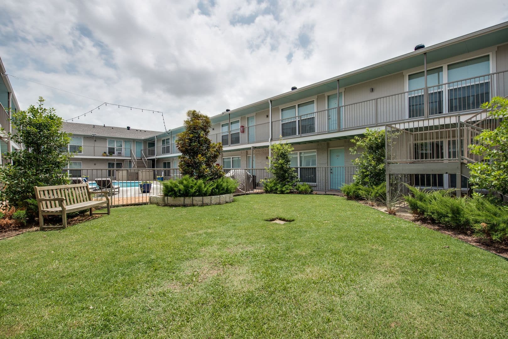 Dallas Apartment: 1809 Bennett Ave