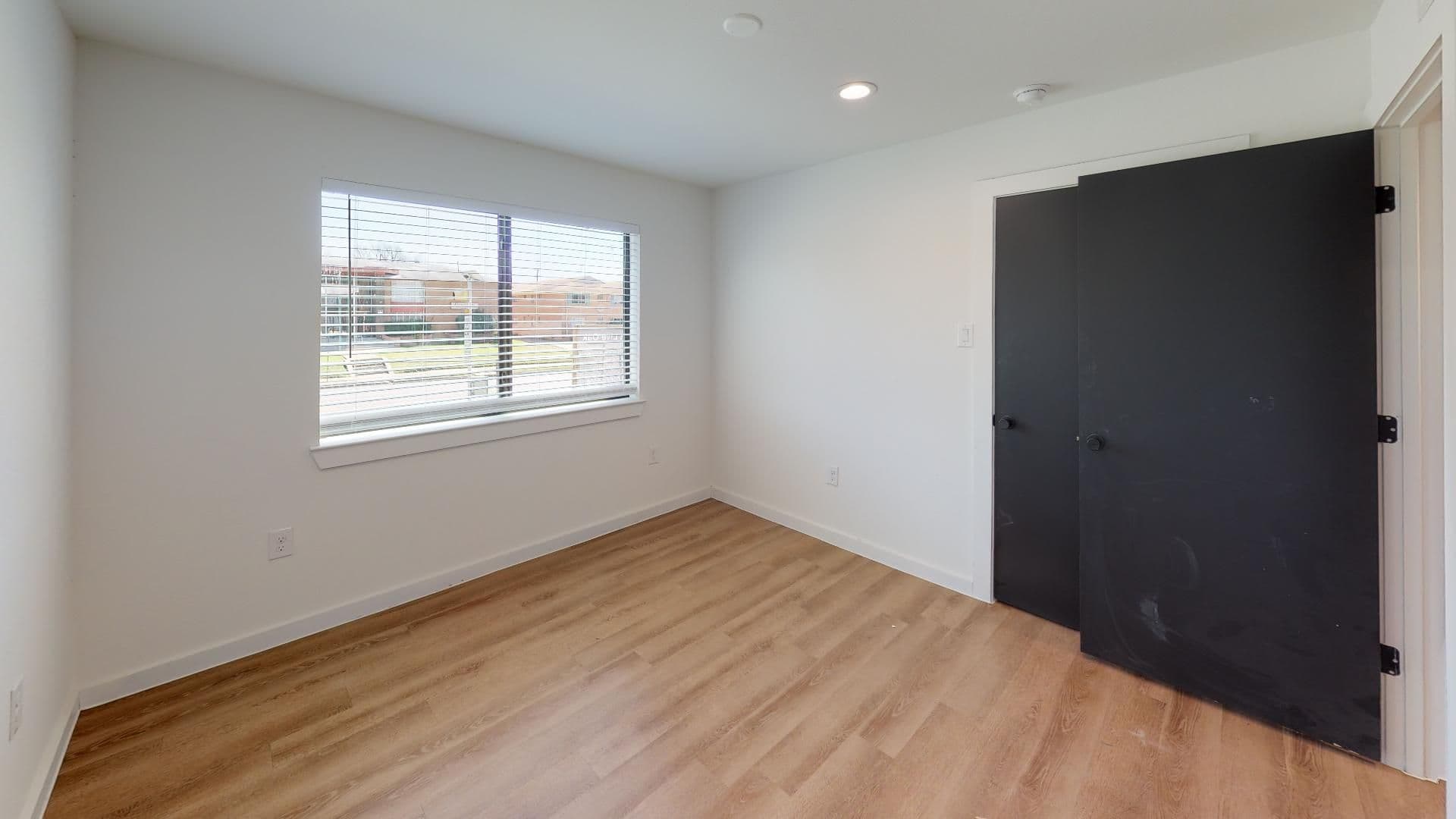 Dallas Apartment: 5103 Liveoak Street