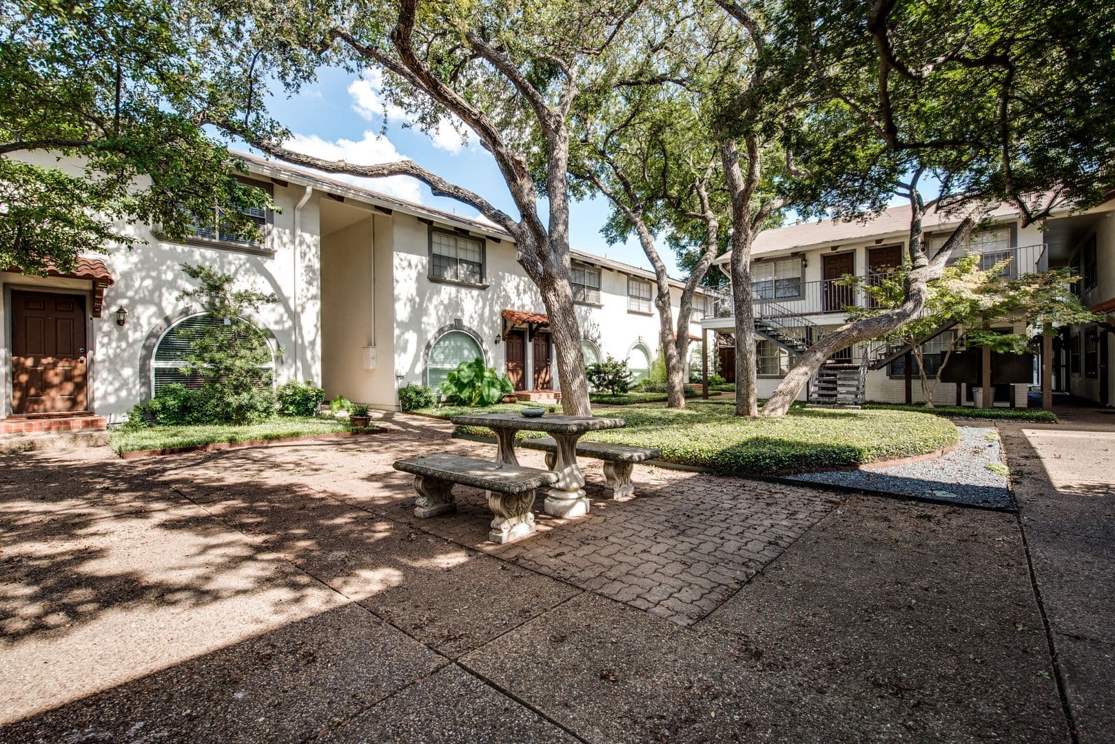 Dallas Apartment: 4214 Rawlins Street