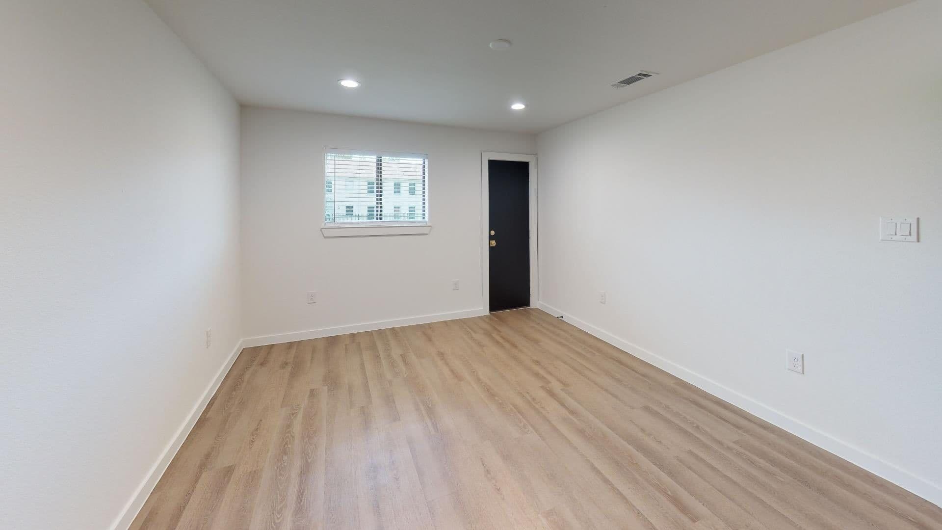 Dallas Apartment: 5103 Liveoak Street