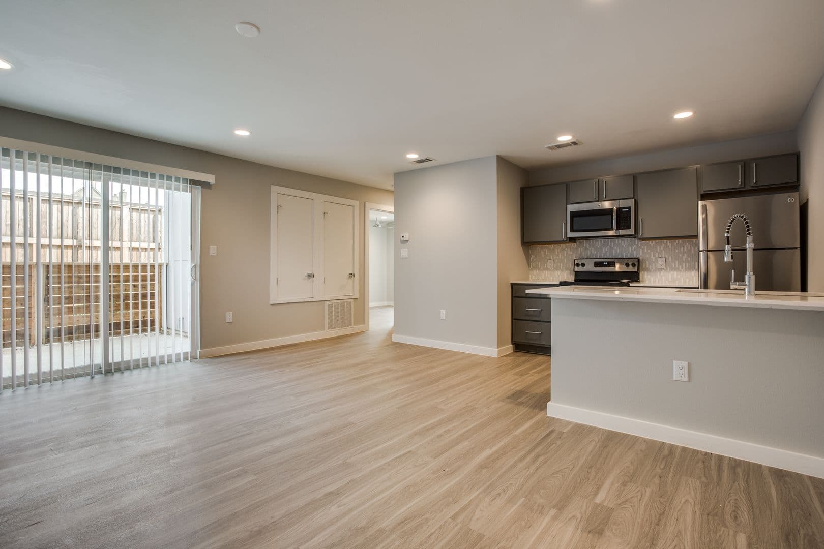 Dallas Apartment: 3328 Cedarplaza