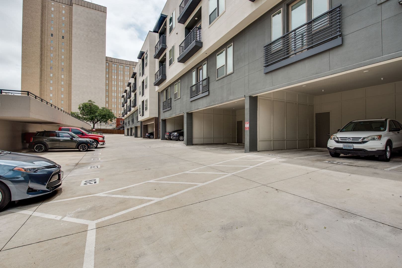 Dallas Apartment: 1500 N. Haskell Ave