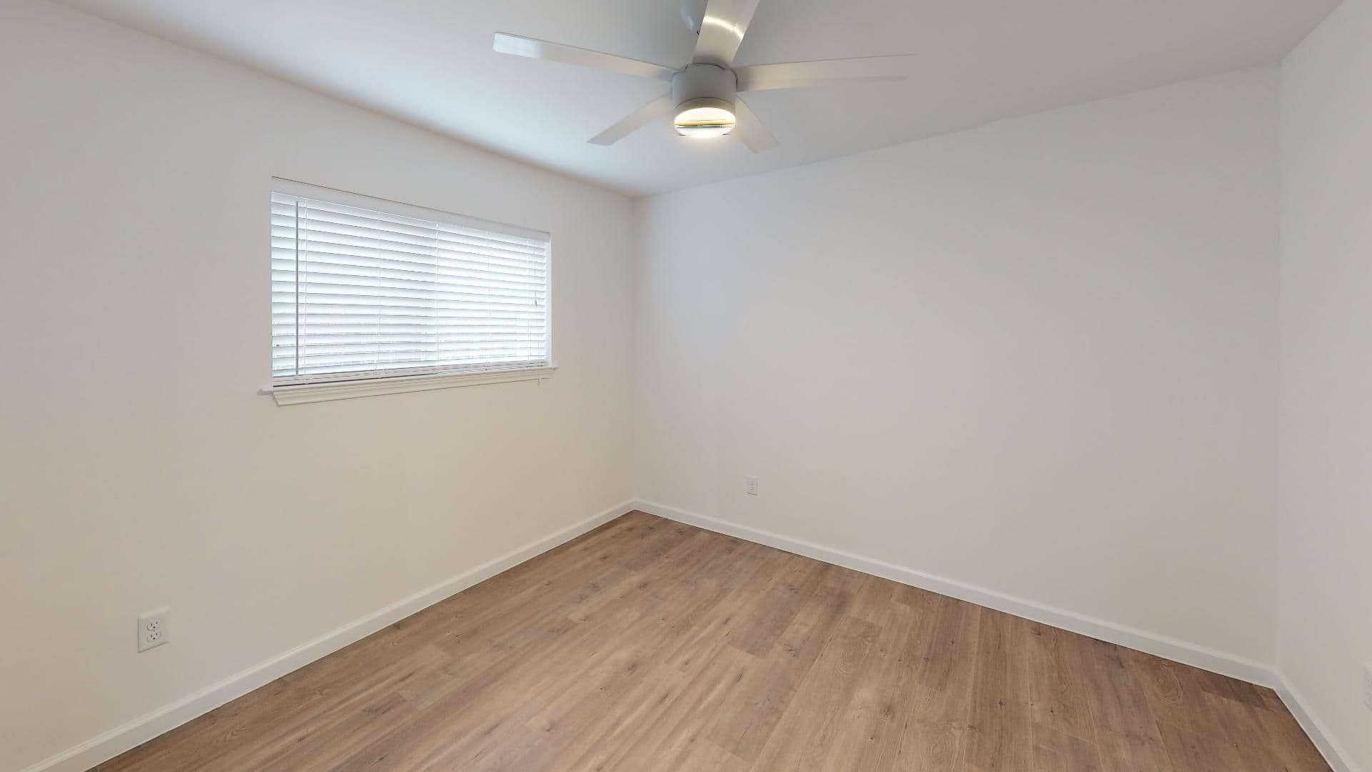Dallas Apartment: 1809 Bennett Ave
