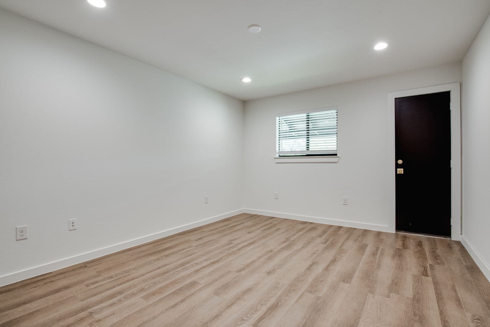 Dallas Apartment: 5103 Liveoak Street