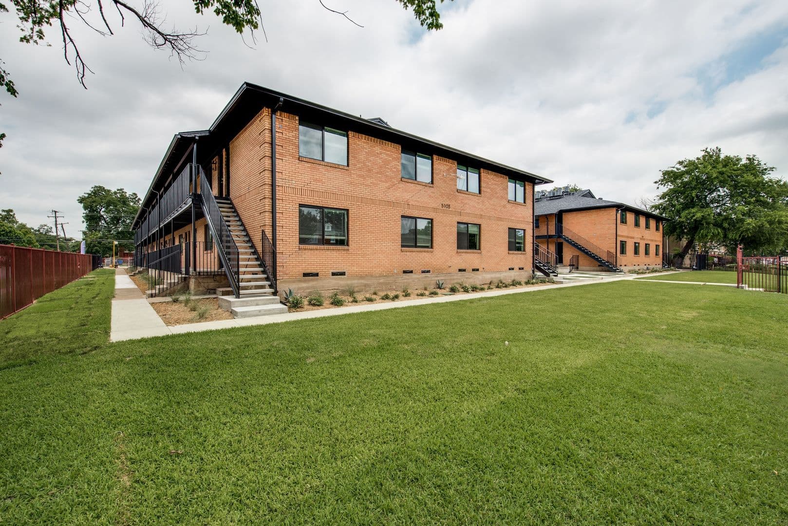 Dallas Apartment: 5103 Liveoak Street