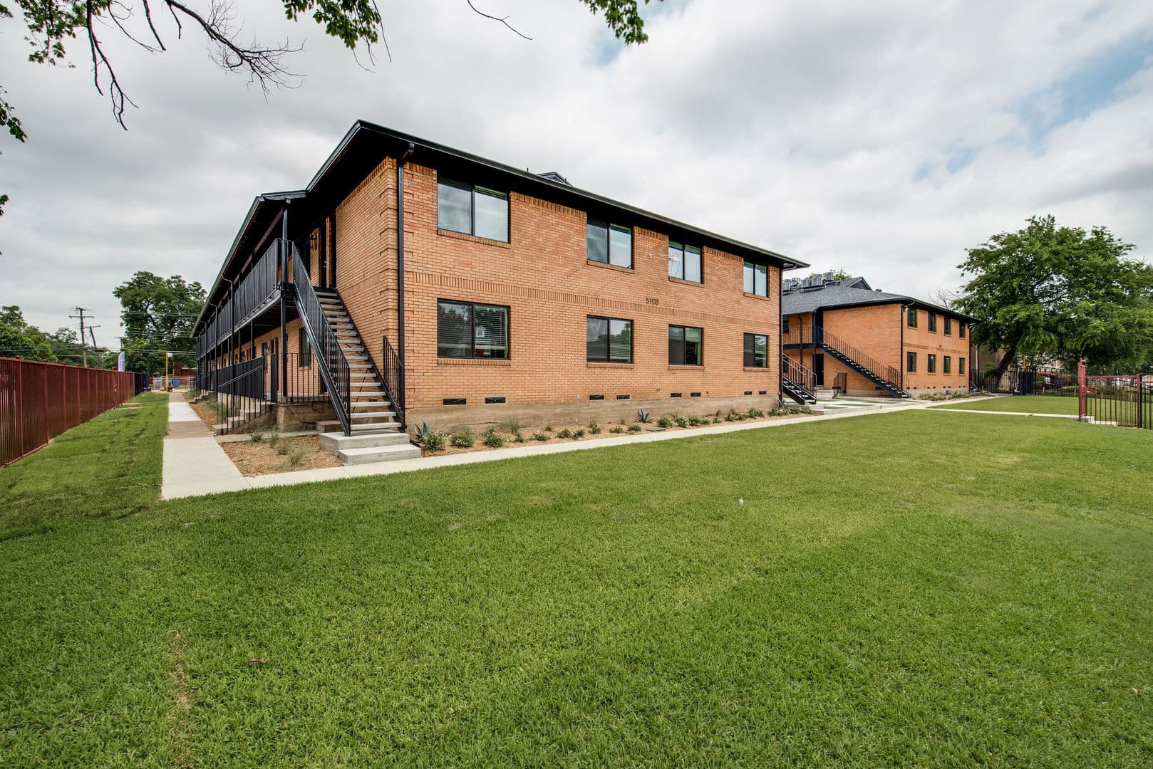 Dallas Apartment: 5103 Liveoak Street