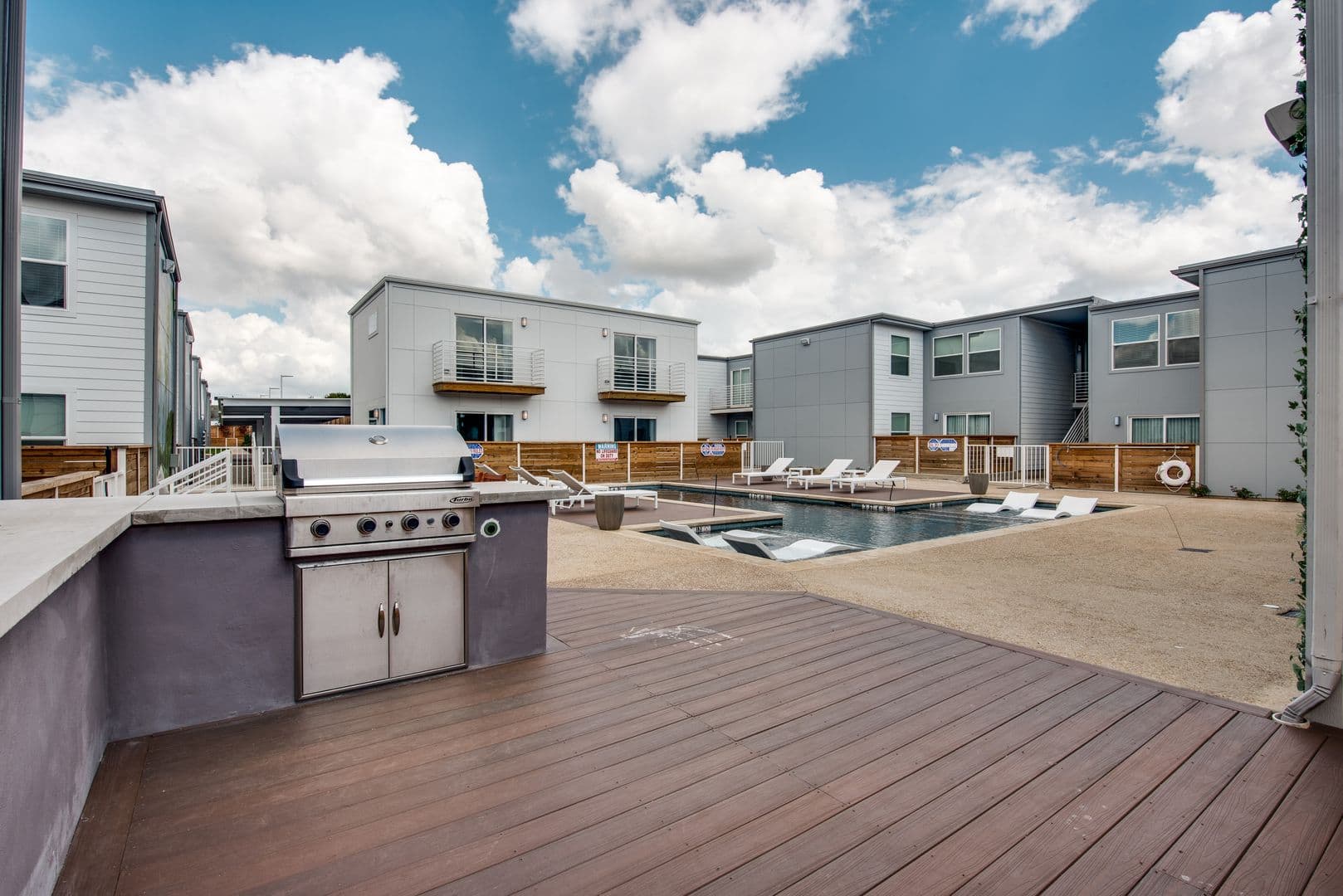 Dallas Apartment: 3328 Cedarplaza