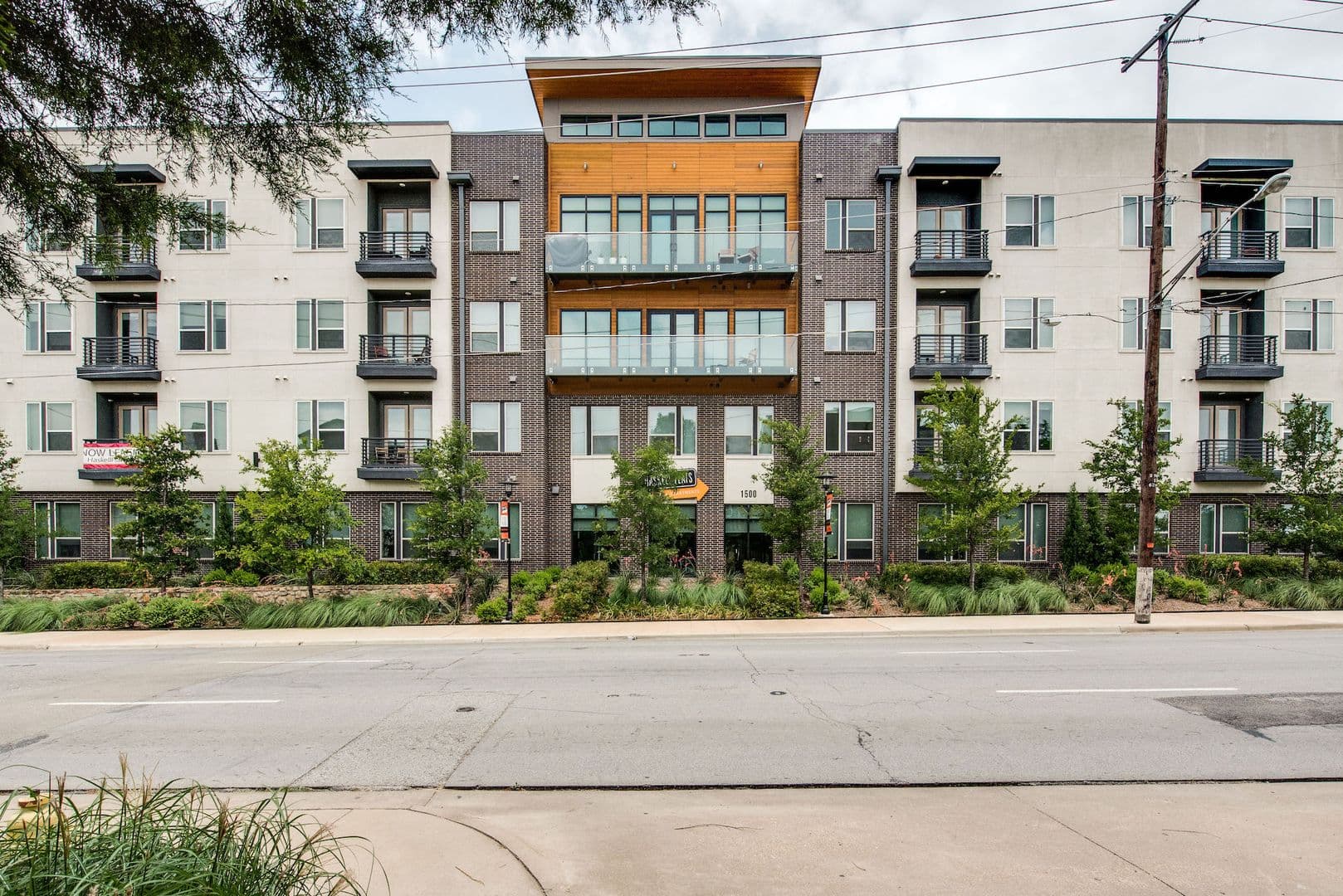 Dallas Apartment: 1500 N. Haskell Ave