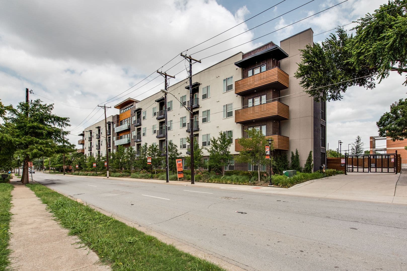 Dallas Apartment: 1500 N. Haskell Ave