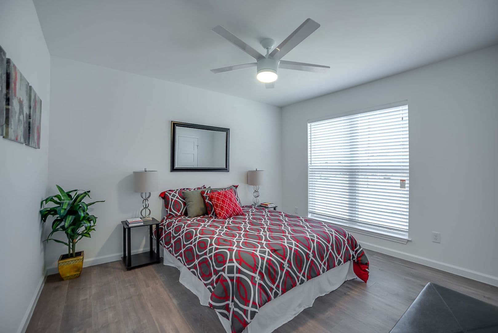 Dallas Apartment: 1809 Bennett Ave