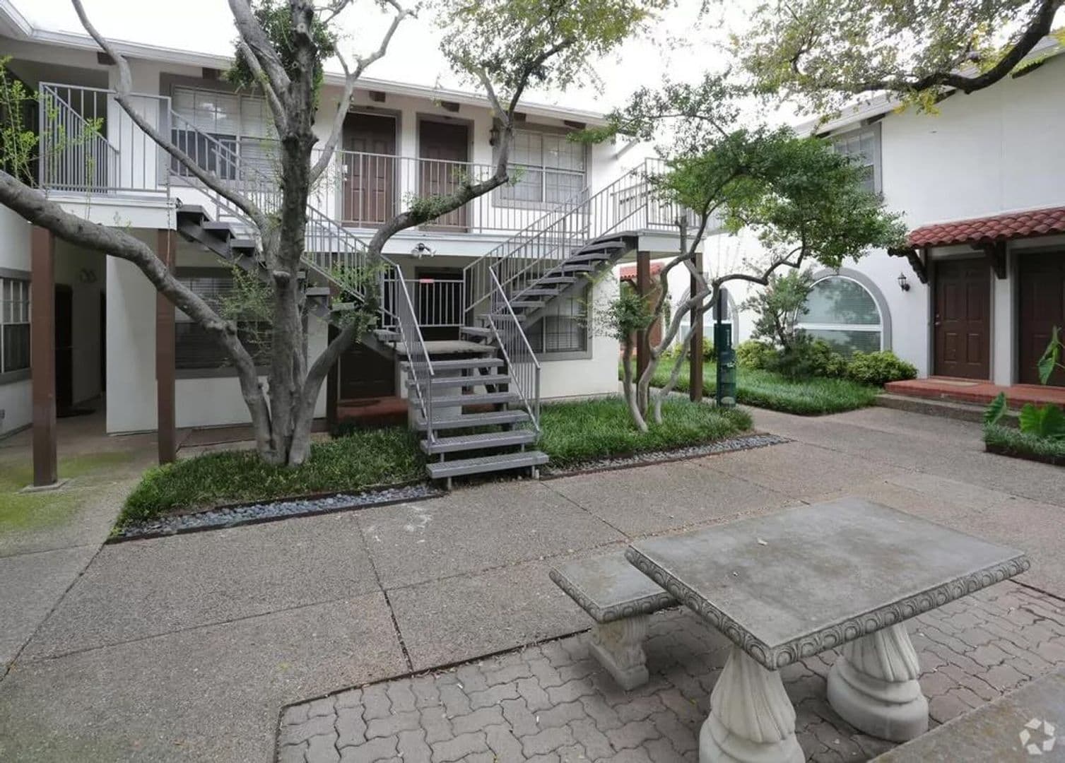 Dallas Apartment: 4214 Rawlins Street