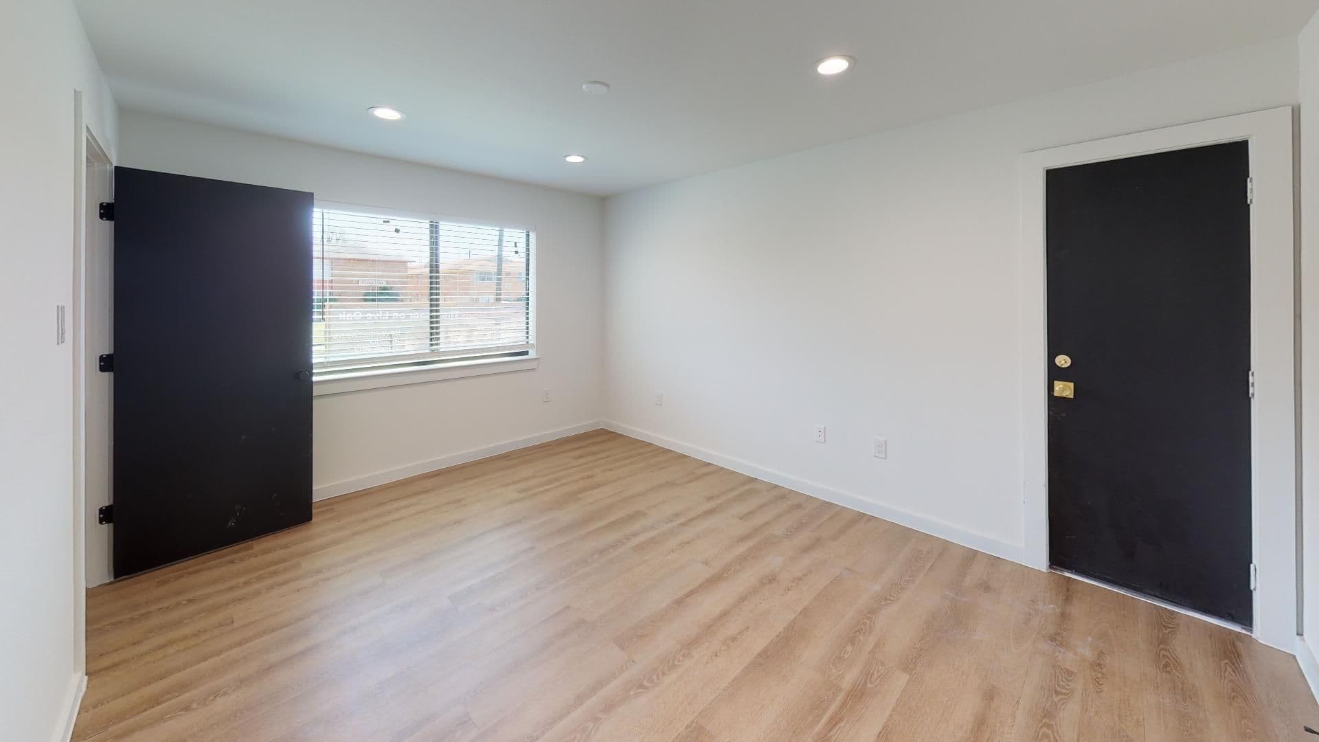 Dallas Apartment: 5103 Liveoak Street
