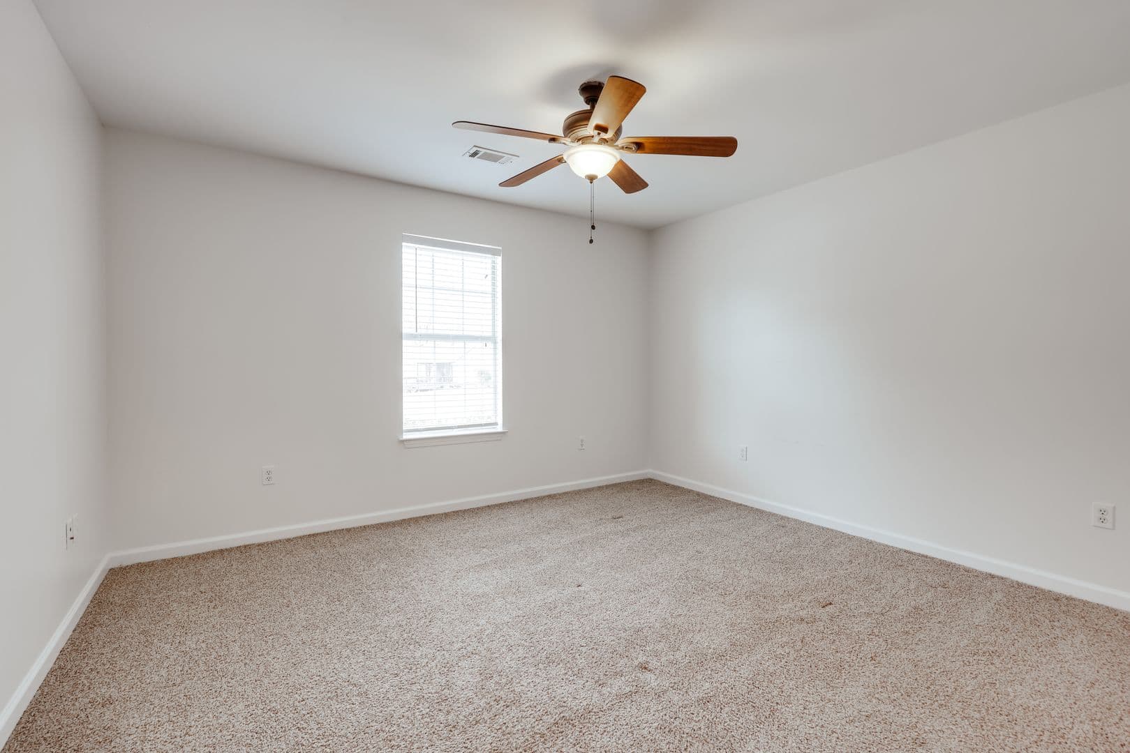 Bogart House: 1021 Jessica Way