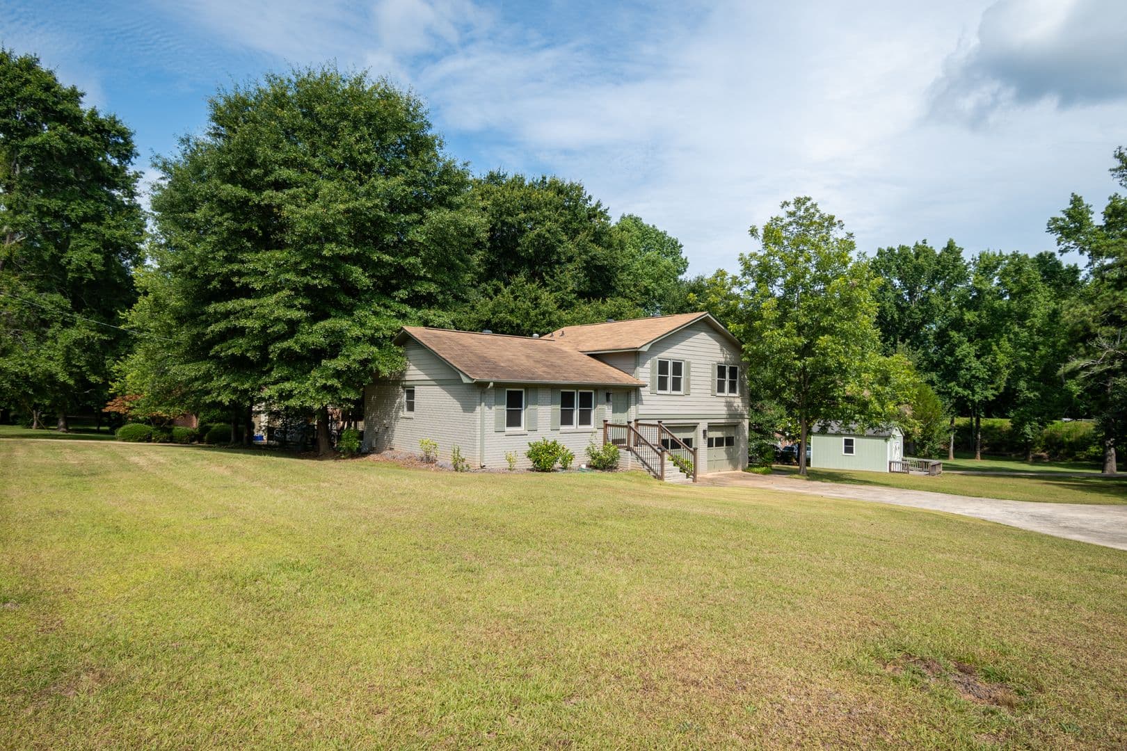 Watkinsville House: 1030 Carriage Hill Road