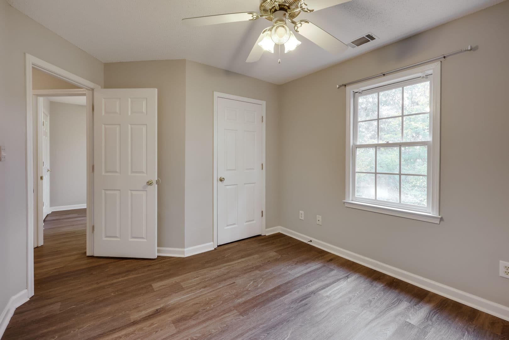Athens House: 555 Snapfinger Drive