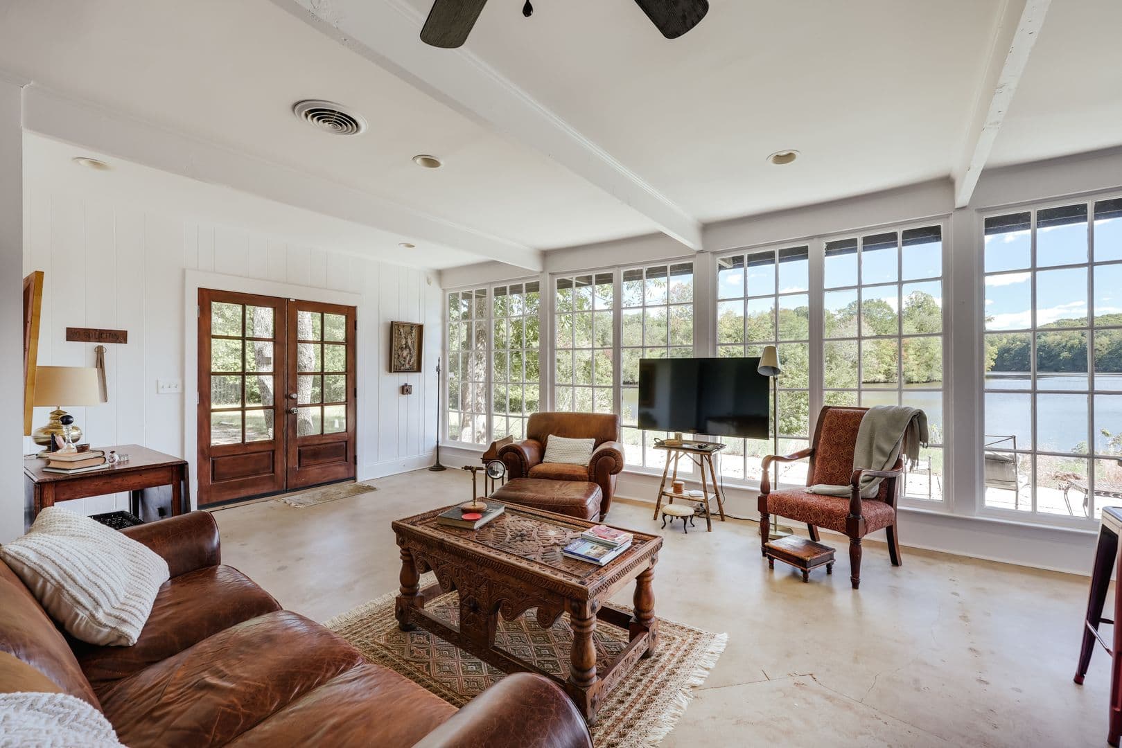 Athens House: 190 Lakewood Drive