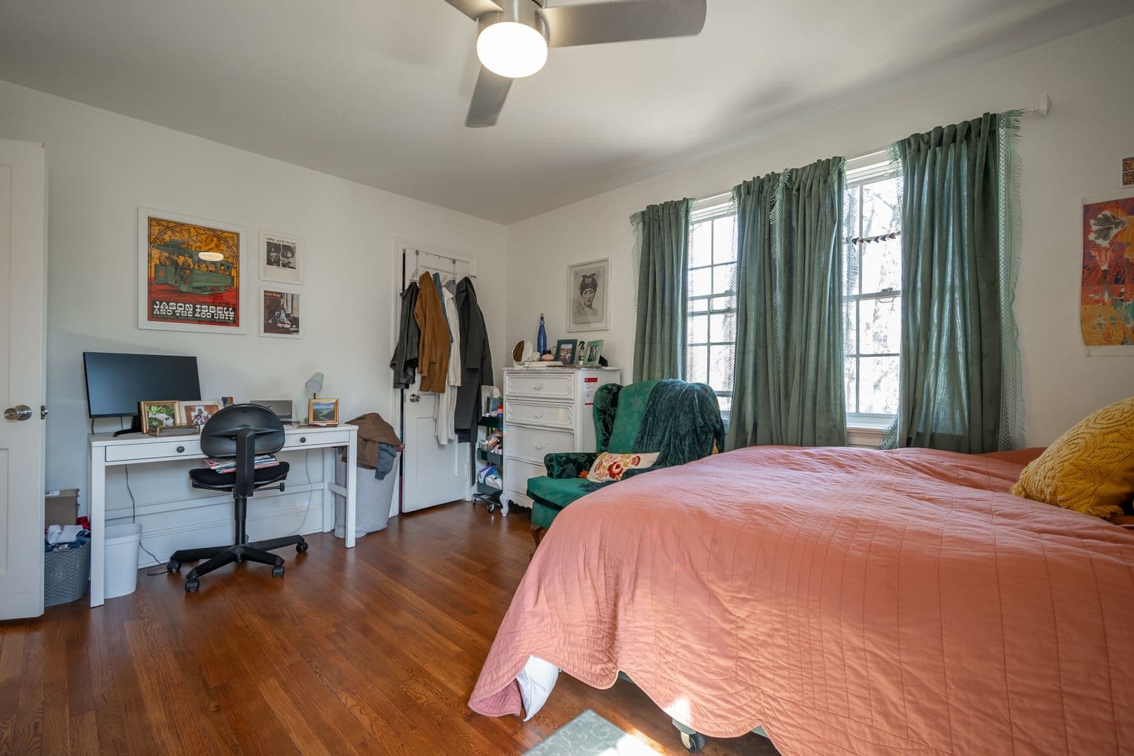 Athens Apartment: 118 University Drive