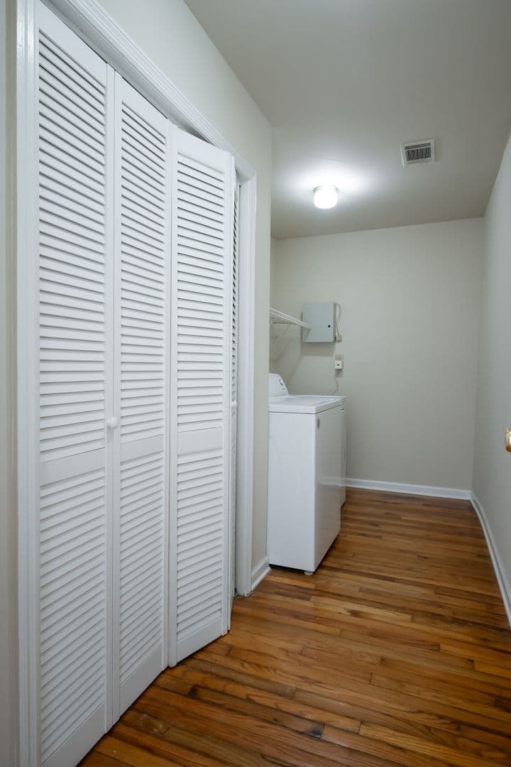 Athens House: 430 Cleveland Avenue